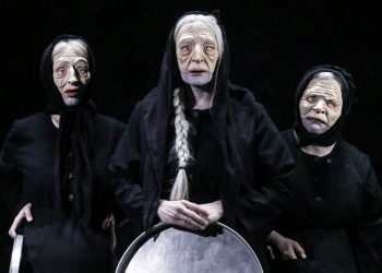 “Οι γριές που μαζεύουν την τσουκνίδα” στο Ηράκλειο