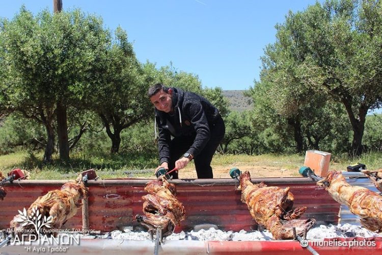 Γιορτή οβελία με Σαμόλη