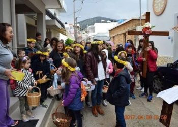 Ψάλουν τα κάλαντα του Λαζάρου στα Μάλια