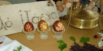 Βάφουμε αυγά, όπως παλιά, στης Βικελαίας τη στοά!